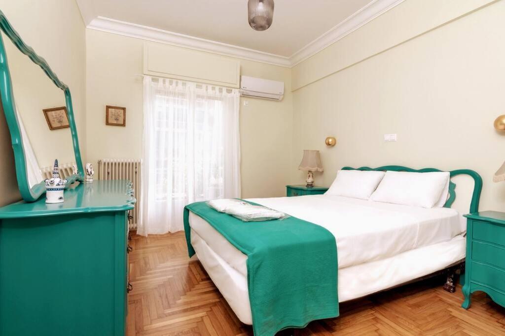 Iphigenia 2 Bedroom Retro Downtown Apartment 아테네 외부 사진